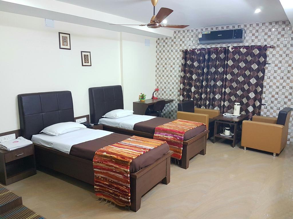 Hotel Rajdhani Bhubaneswar Bagian luar foto