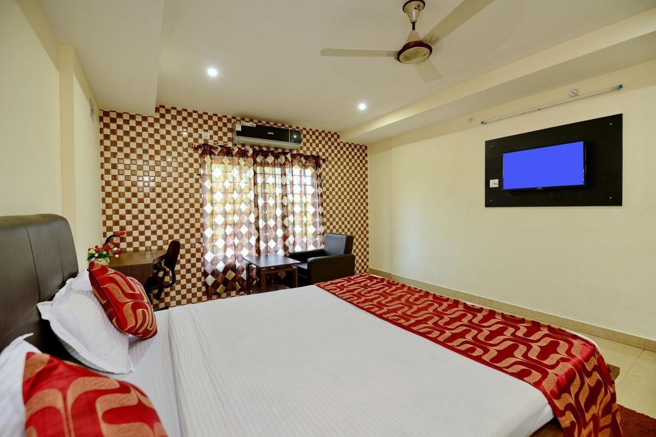 Hotel Rajdhani Bhubaneswar Bagian luar foto