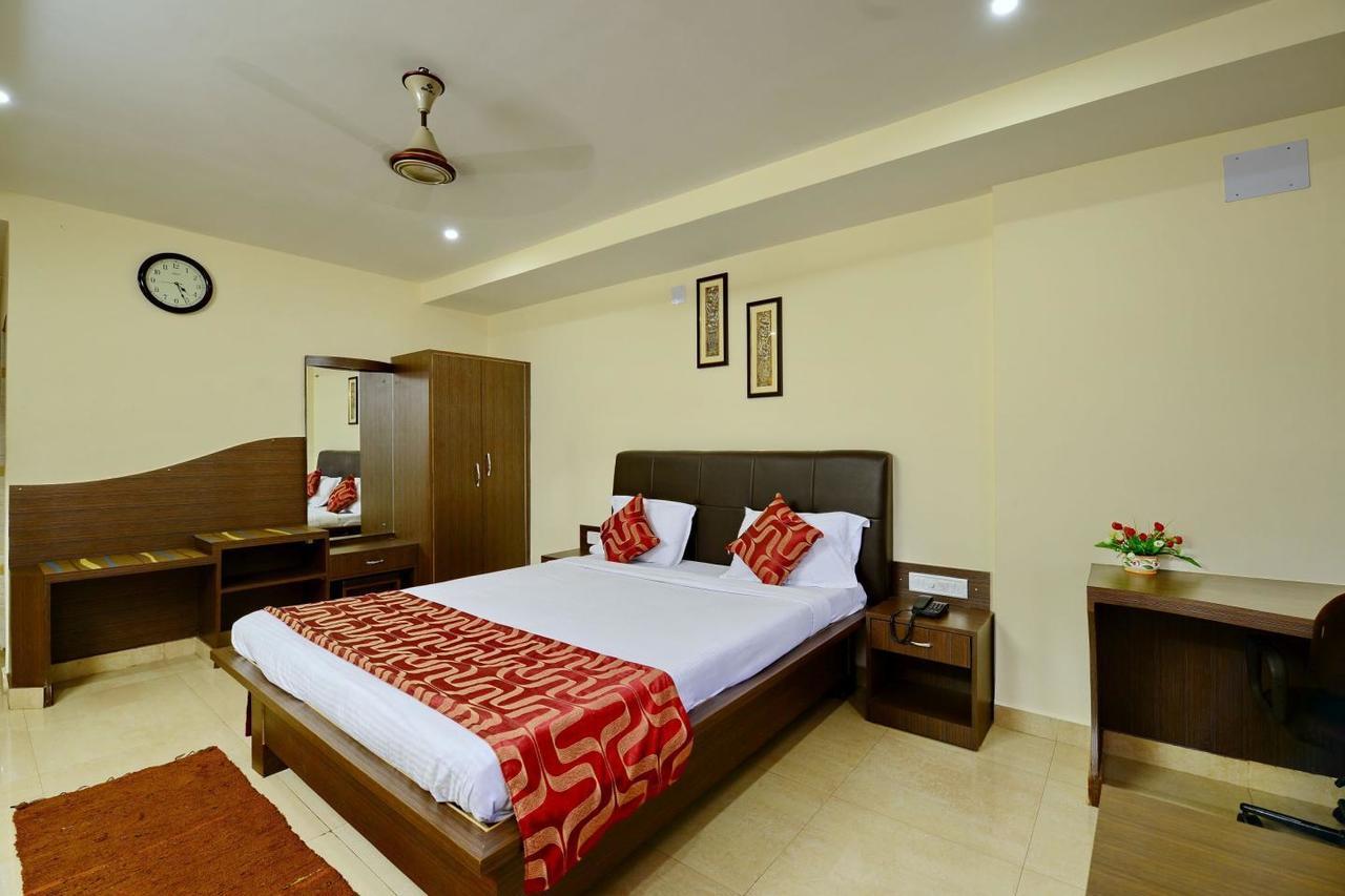 Hotel Rajdhani Bhubaneswar Bagian luar foto